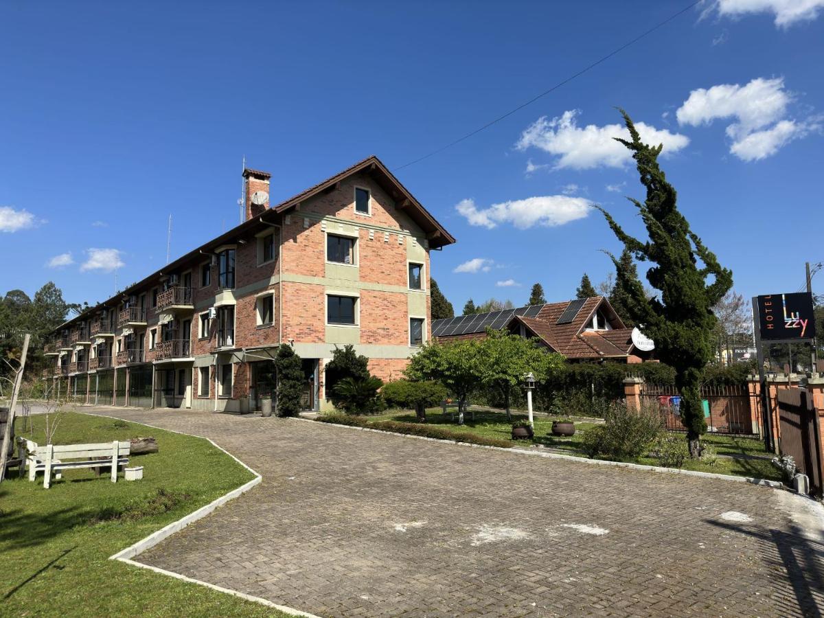 Luzzy Hotel 卡内拉 外观 照片